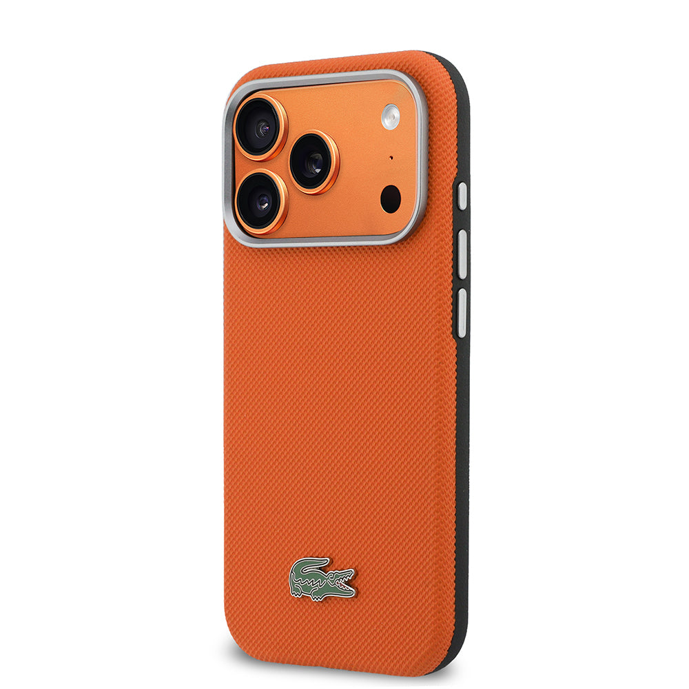 Apple iPhone 17 Pro Kılıf Lacoste Orjinal Lisanslı M-Safe Şarj Özellikli PVC Yarı Pike Desenli Arka Yüzey İkonik Timsah Dokuma Logolu Kapak Turuncu