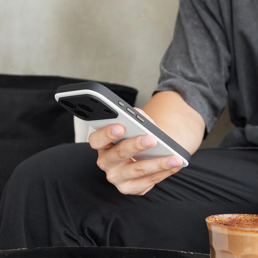 Apple iPhone 17 Pro Kılıf M-safe Şarj Özellikli Deri Dokulu Native Union 2025 Active Serisi Kapak Turuncu