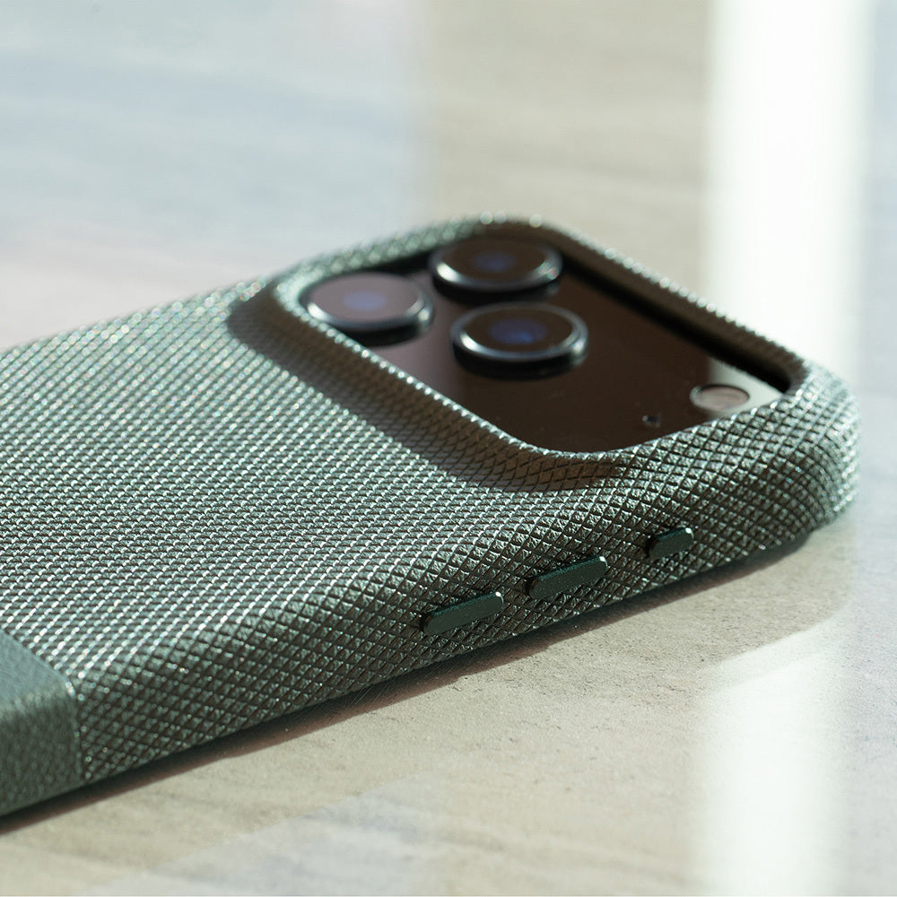 Apple iPhone 17 Pro Kılıf M-safe Şarj Özellikli Deri Dokulu Native Union RE Classic Serisi Kapak Koyu Yeşil