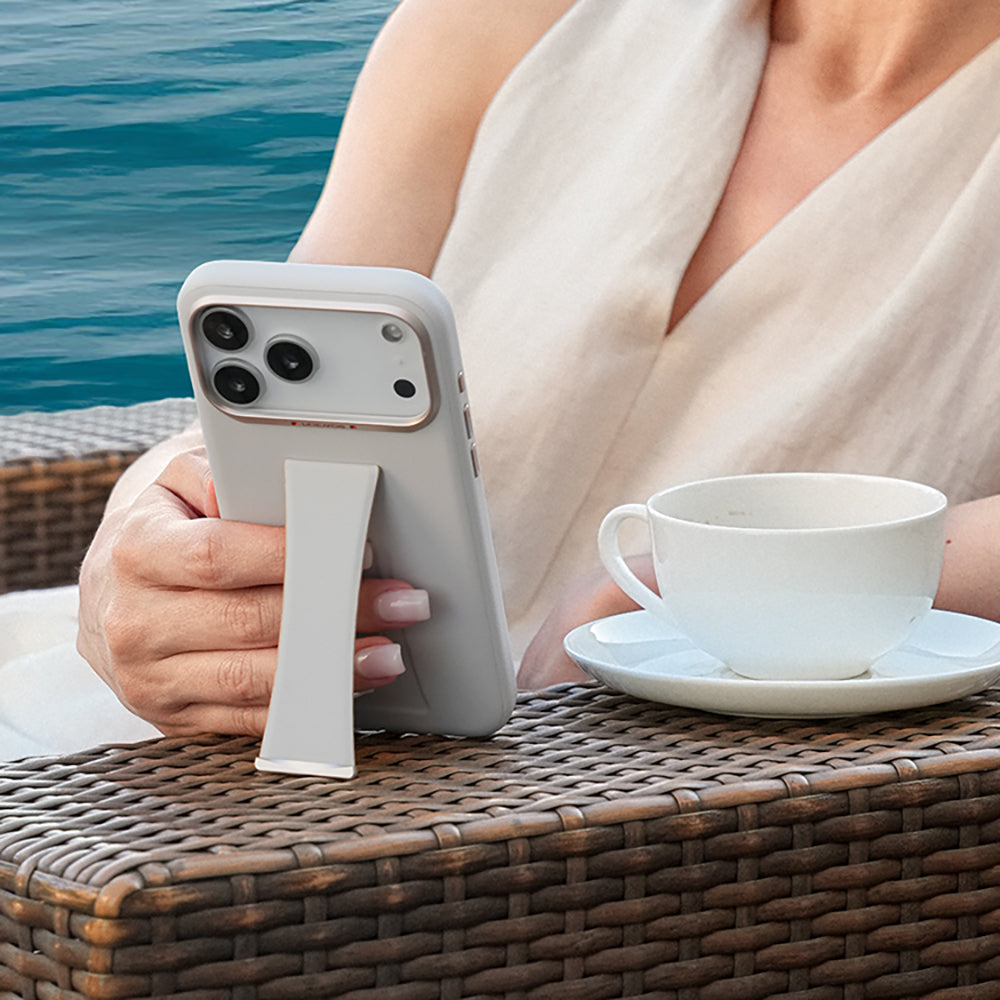 Apple iPhone 17 Pro Kılıf M-Safe Şarj Özellikli Standlı Udemos İndependence Serisi Kapak Beyaz
