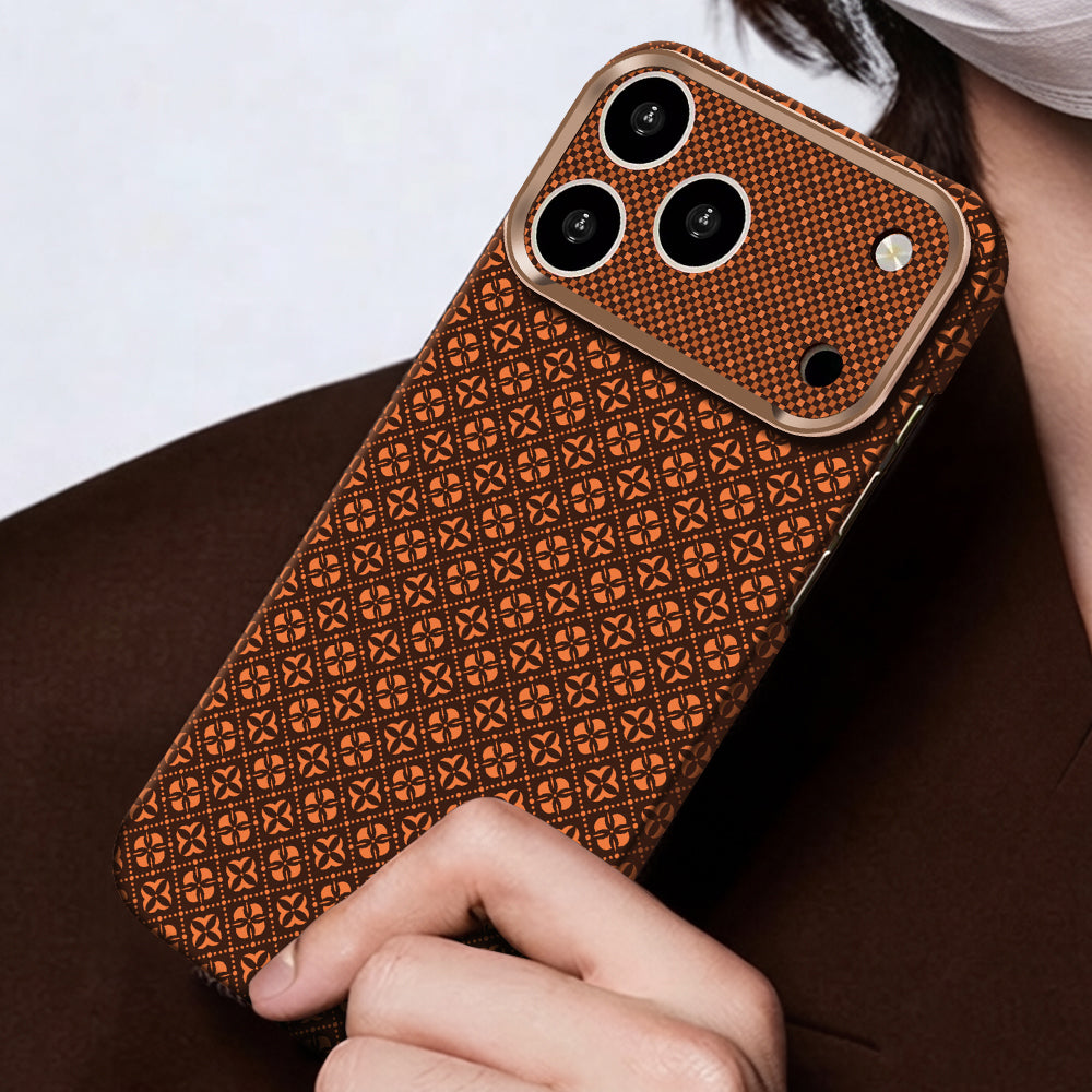 Apple iPhone 17 Pro Kılıf M-Safe Şarj Özellikli Zore Paris Velix Sert PC Kapak Kahverengi