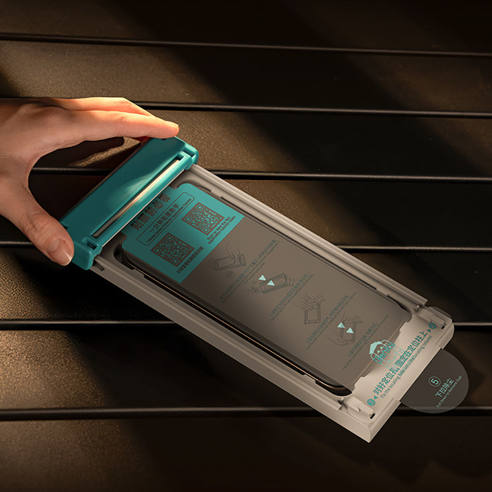 (17 Serisi)Apple iPhone Benks Glass Warrior 2.0 EZFita Privacy Hayalet Cam Ekran Koruyucu + Kolay Uygulama Aparatı Siyah