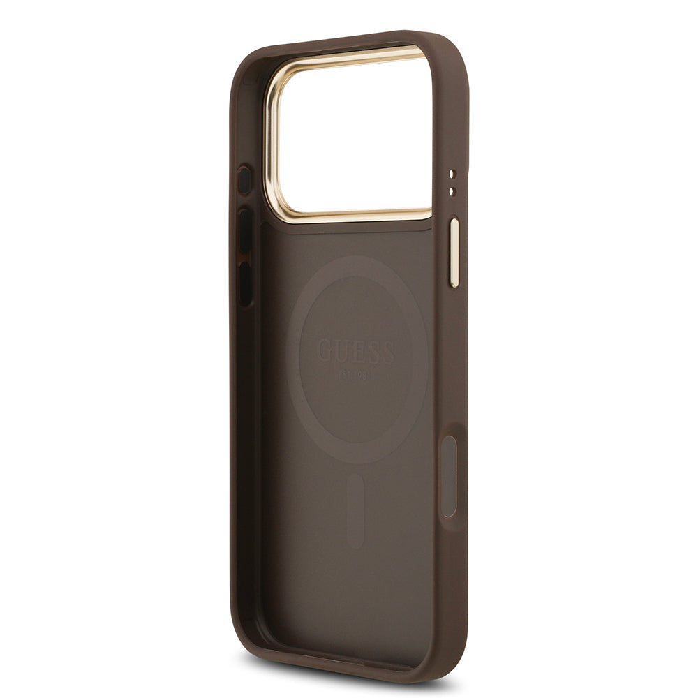 Apple iPhone 17 Pro Max Kılıf Guess Orjinal Lisanslı M-safe Şarj Özellikli Gold Metal Kamera Çerçeveli PU Deri 4G Desenli Yazı Logolu Kapak Kahverengi