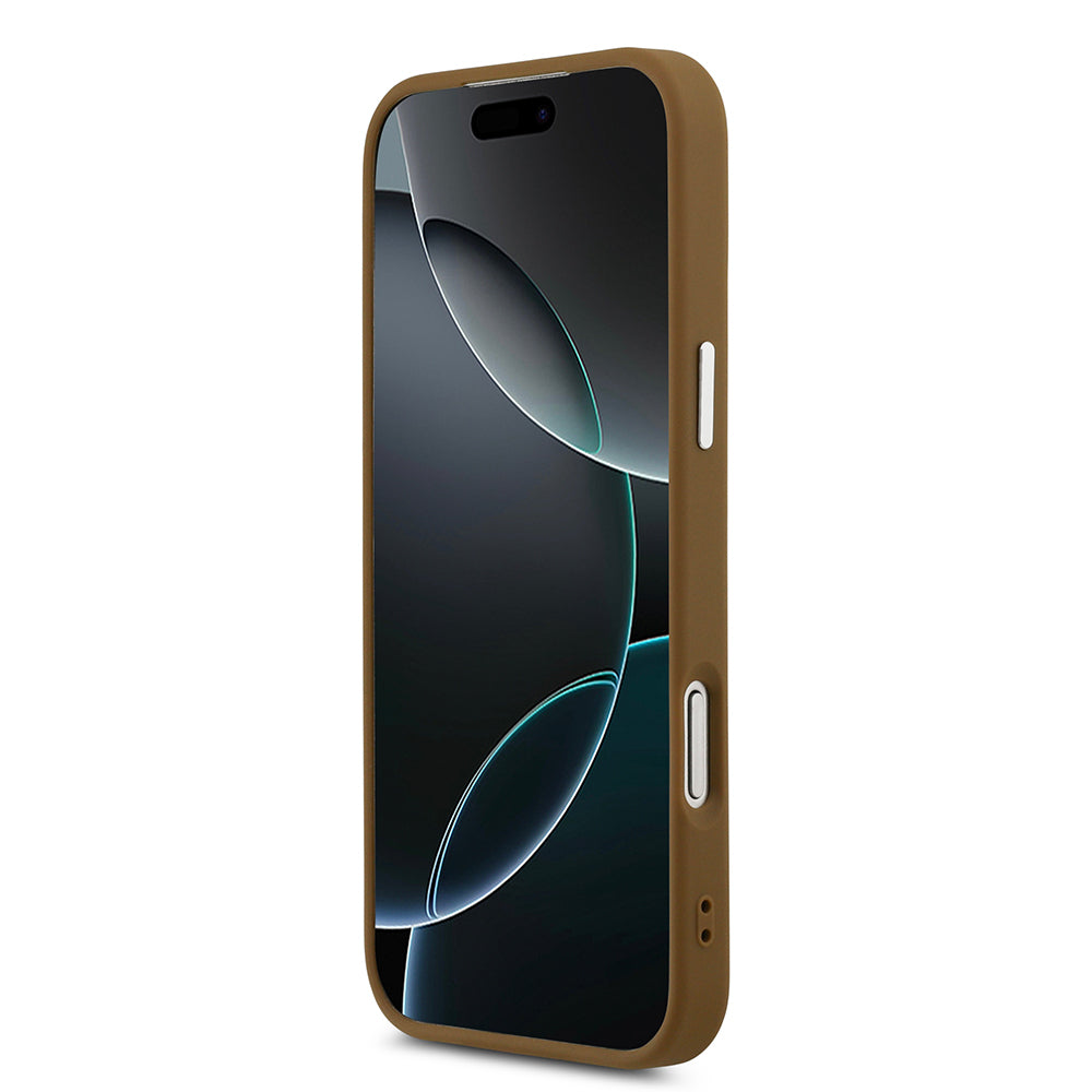 Apple iPhone 17 Pro Max Kılıf Guess Orjinal Lisanslı M-safe Şarj Özellikli PU Deri Metal Kamera Çerçeveli Üçgen Logolu Kapak Kahverengi