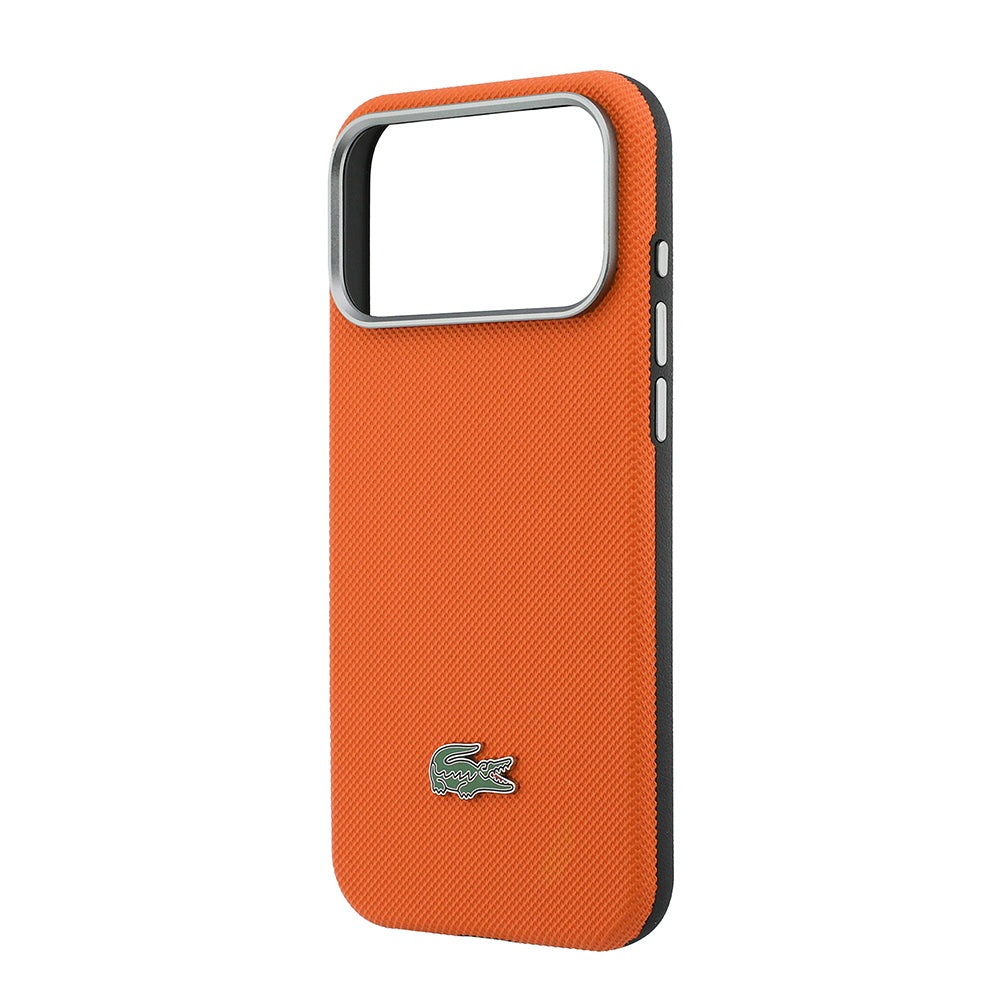 Apple iPhone 17 Pro Max Kılıf Lacoste Orjinal Lisanslı M-Safe Şarj Özellikli PVC Yarı Pike Desenli Arka Yüzey İkonik Timsah Dokuma Logolu Kapak Turuncu