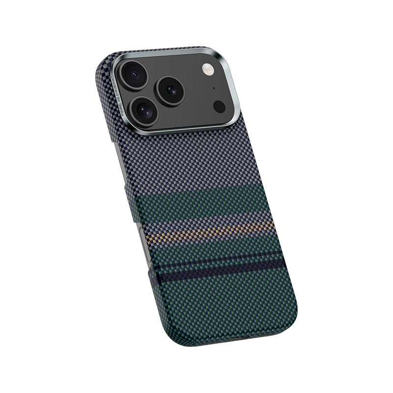 Apple iPhone 17 Pro Max Kılıf M-safe Şarj Özellikli Karbon Fiber Tasarımlı Benks Aurora ArmorPro Kevlar Kapak Yeşil