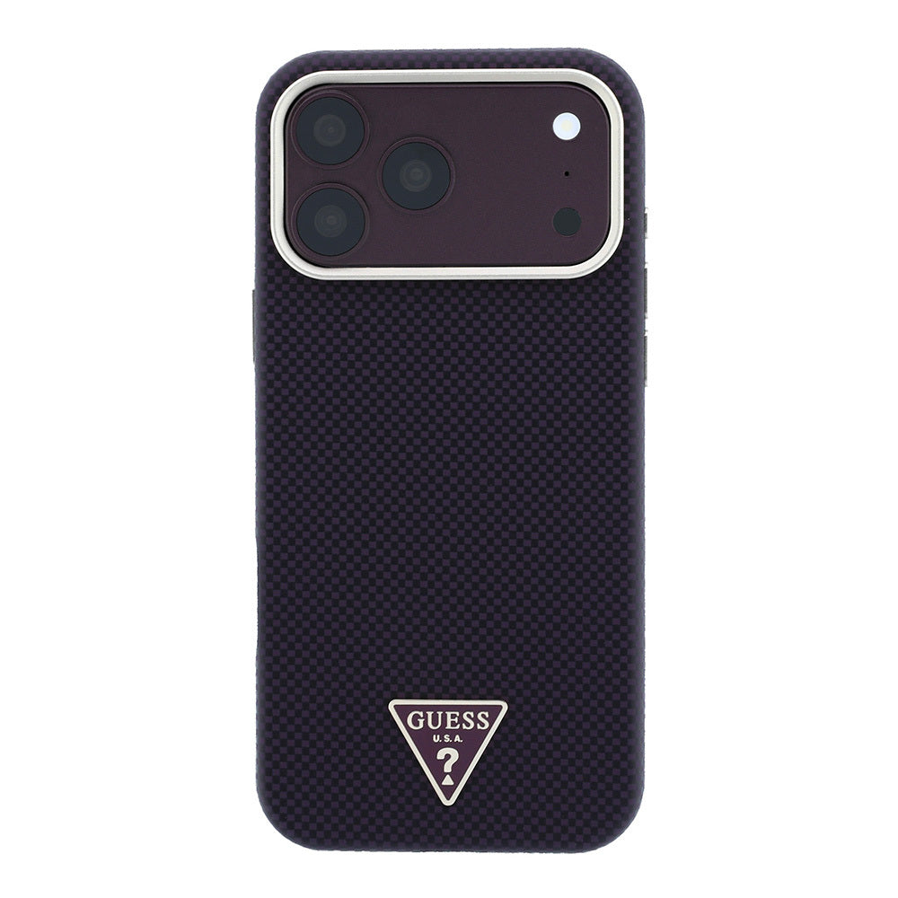 Apple iPhone 18 Pro Kılıf Guess Orjinal Lisanslı M-safe Şarj Özellikli PU Metal Üçgen Logolu Karbon Fiber Kevlar Kapak Bordo