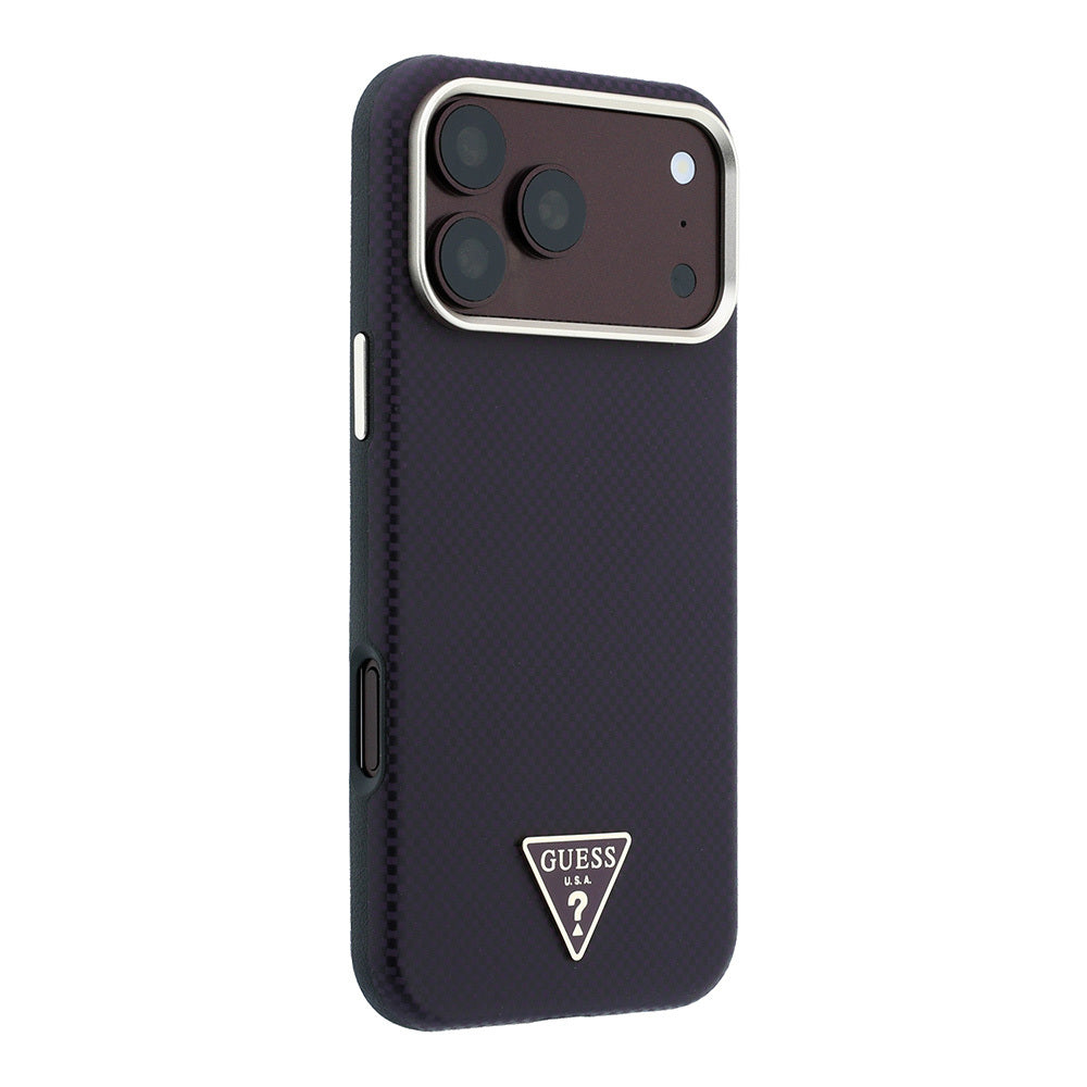 Apple iPhone 18 Pro Kılıf Guess Orjinal Lisanslı M-safe Şarj Özellikli PU Metal Üçgen Logolu Karbon Fiber Kevlar Kapak Bordo