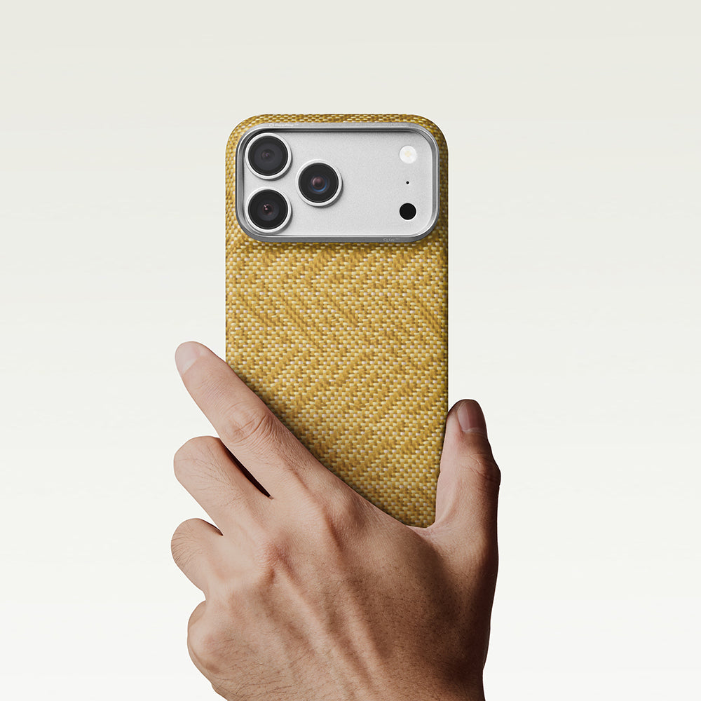 Apple iPhone 18 Pro Max Kılıf M-safe Şarj Özellikli Aramid Karbon Fiber Pitaka Wind Over Wheat Serisi Kapak Gold
