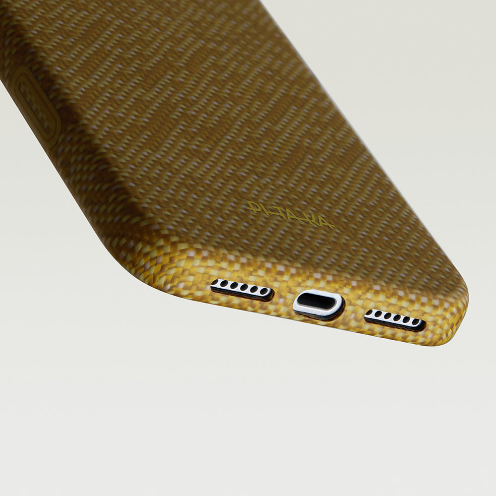 Apple iPhone 18 Pro Max Kılıf M-safe Şarj Özellikli Aramid Karbon Fiber Pitaka Wind Over Wheat Serisi Kapak Gold
