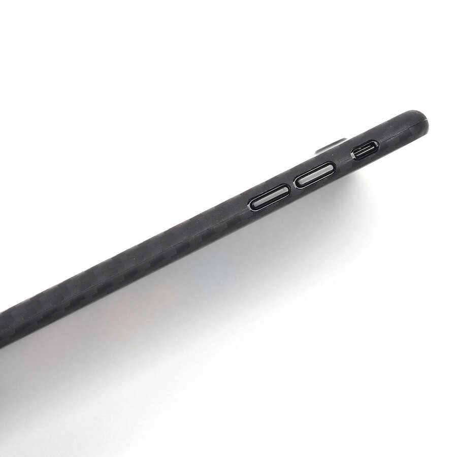 iPhone SE 2022 Kılıf Wiwu Skin Carbon PP Kılıf Siyah