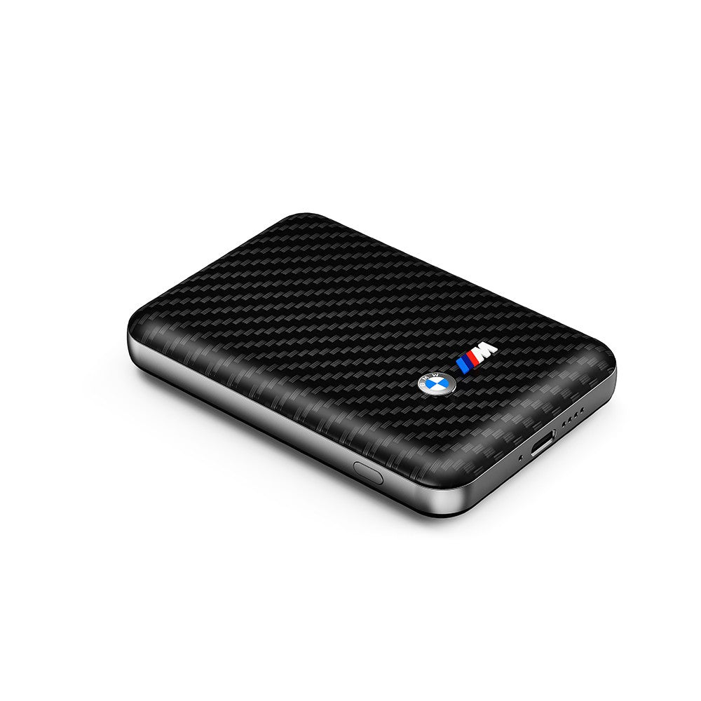 BMW Orjinal Lisanslı PU Karbon Tasarımlı Led Işık Göstergeli Magnetik Powerbank 5000mAh Siyah