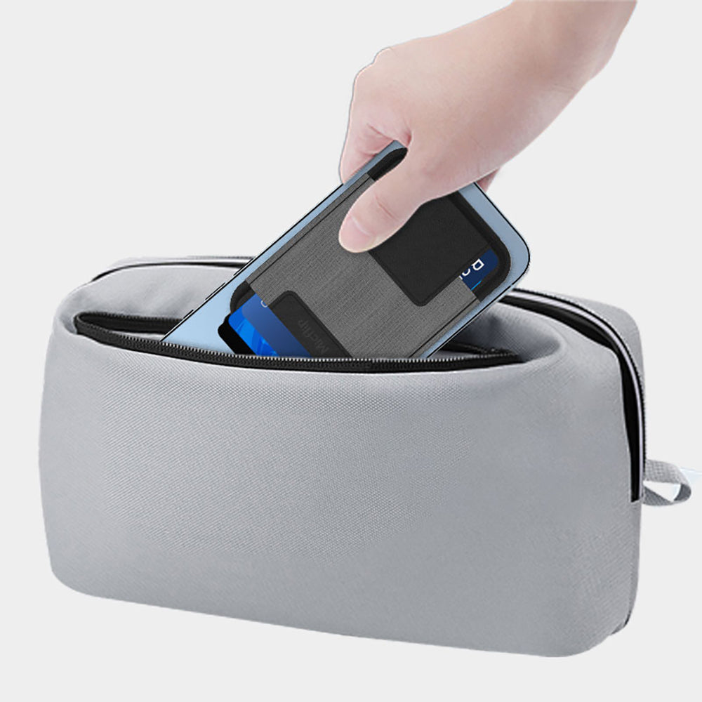 Micflip P065 Ultra İnce Tasarım iOS Cihazlara Özel FindMy Özellikli Magnetik Standlı Kartlık Siyah
