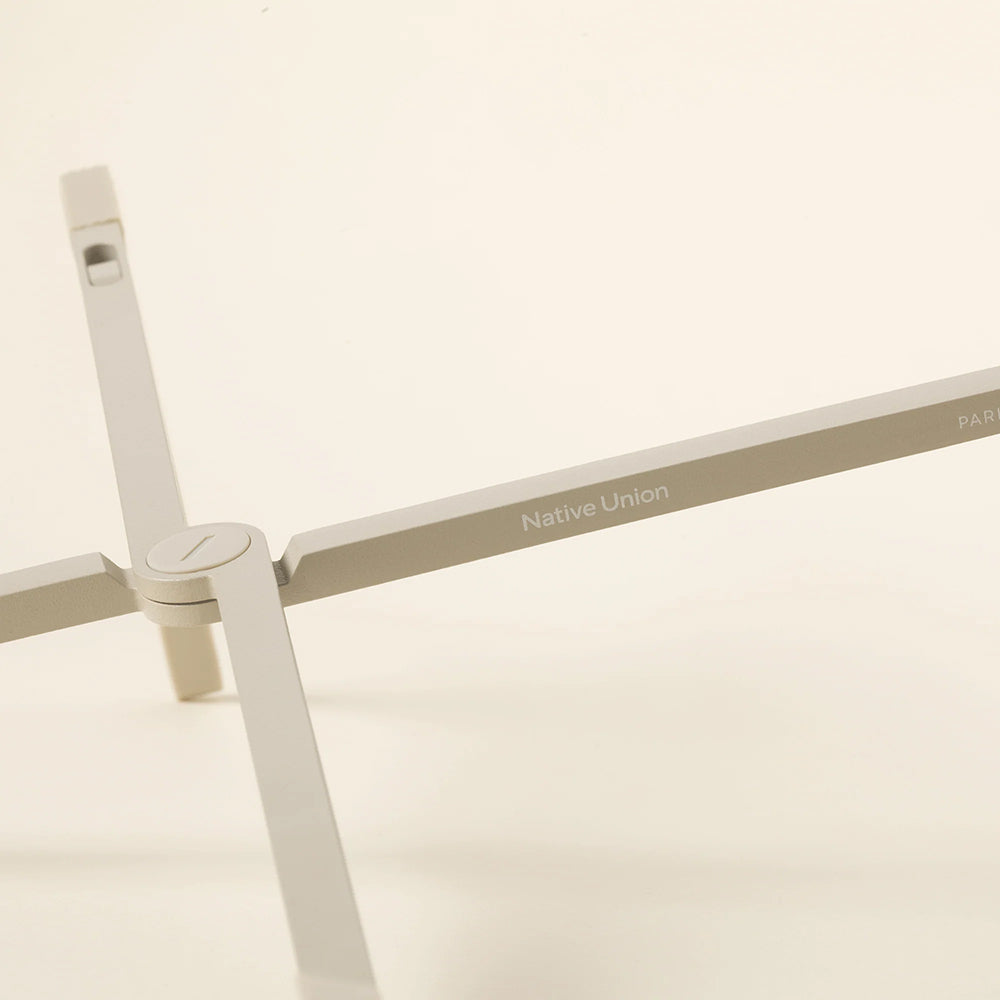 Native Union Ultra İnce Katlanabilen Alüminyum Dizüstü Laptop Standı Krem