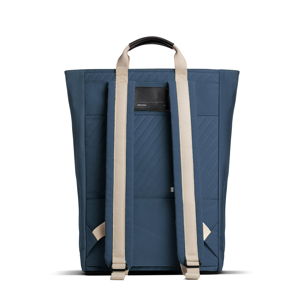 Native Union W.F.A Serisi Su Geçirmez Cordura Kumaş YKK Fermuarlı 20L Sırt Çantası Lacivert