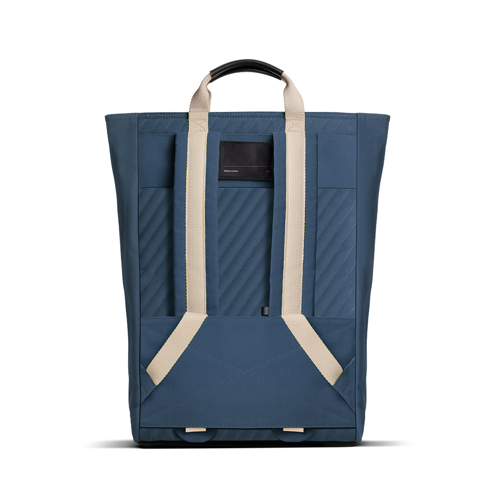 Native Union W.F.A Serisi Su Geçirmez Cordura Kumaş YKK Fermuarlı 20L Sırt Çantası Lacivert