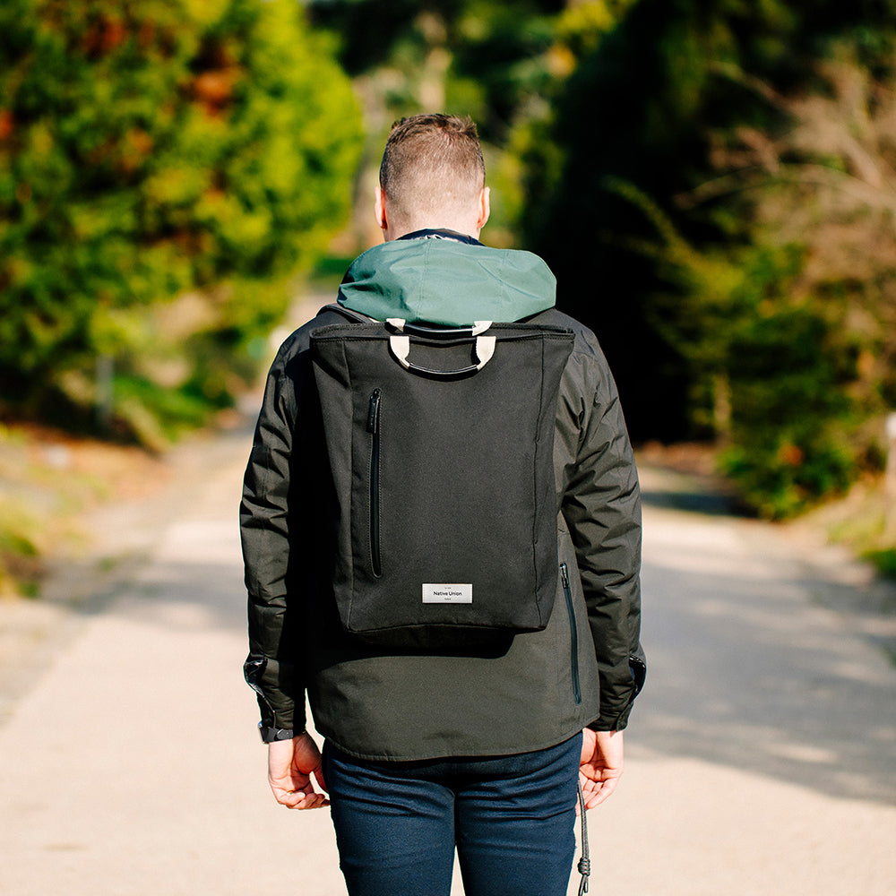 Native Union W.F.A Serisi Su Geçirmez Cordura Kumaş YKK Fermuarlı 20L Sırt Çantası Siyah