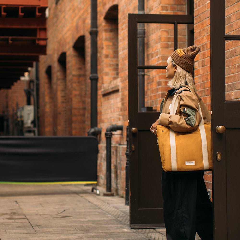 Native Union W.F.A Tote Bag Pro Su Geçirmez Cordura Kumaş YKK Fermuarlı 16L Taşıma Çantası Turuncu