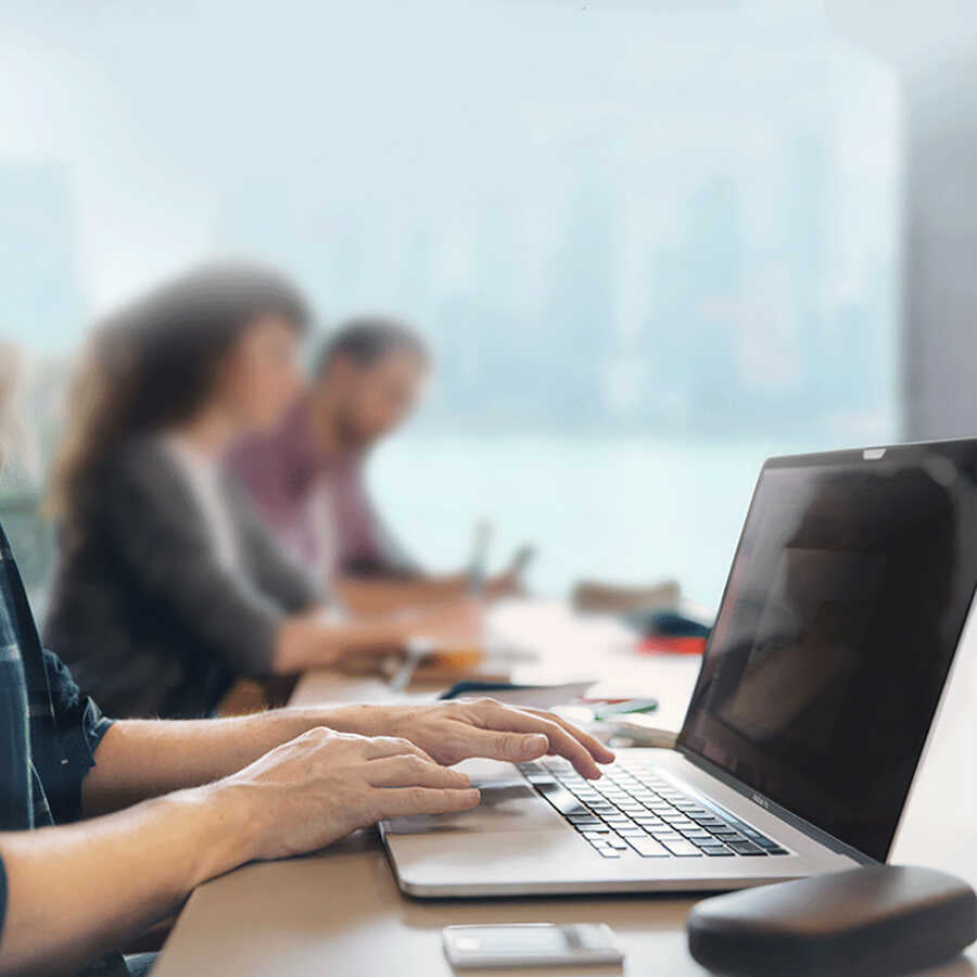 Macbook 16' Touch Bar Wiwu Mıknatıslı Privacy Ekran Koruyucu Siyah